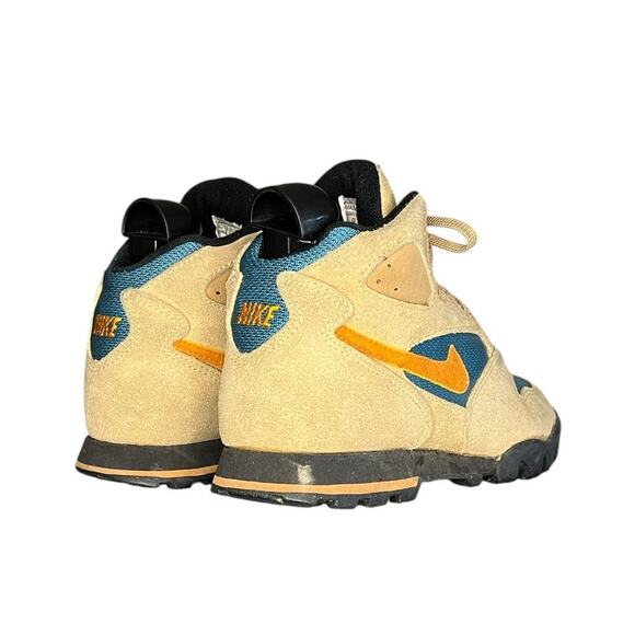 ***SOLD*** Nike Caldera Hiking Shoes Womens Size 7.5 Brown Retro - Picture 4 of 6